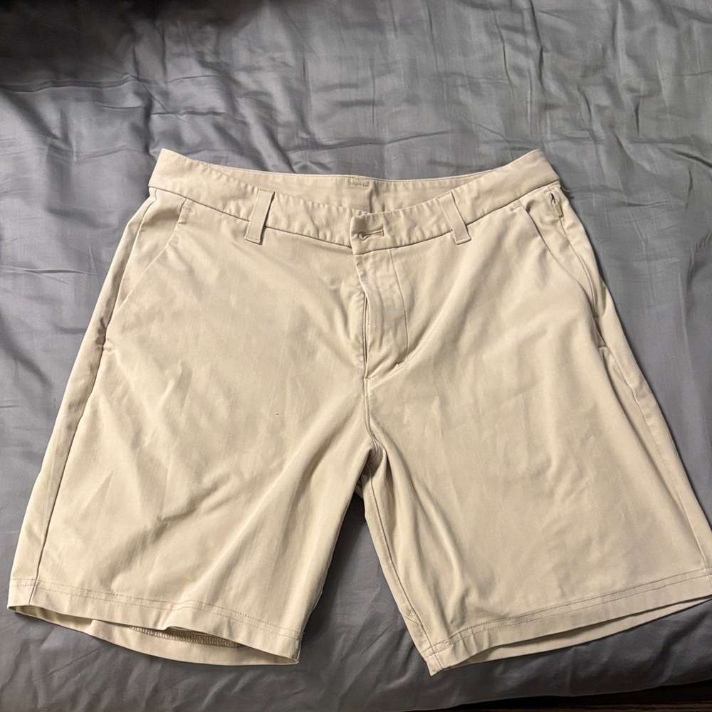 Lululemon 8” Golf Shorts 30” Waist
